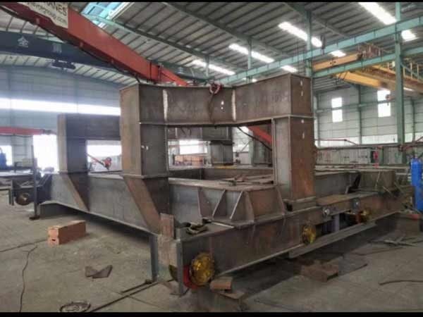 岱新公司研發(fā)制造的50+50+20多功能新型專用起重機(jī)